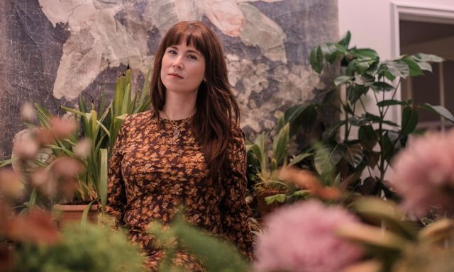 Châu Âu cảnh báo NÓNG: Bé gái 11 tuổi tử vong do người mẹ bán hoa mỗi ngày, vô tình tiếp xúc với một chất độc từ khi mang thai