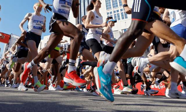 Vừa làm vừa chạy marathon để giữ chỗ đứng: Trào lưu mới đang bóp nghẹt dân văn phòng 