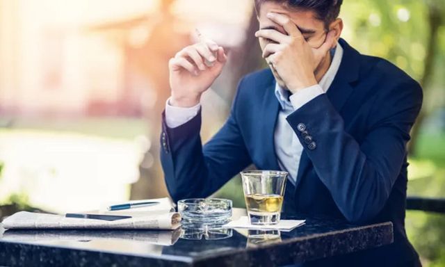 Nhiều tiền nhưng vẫn bị xa lánh: 8 thói quen EQ thấp khiến mọi mối quan hệ đều bế tắc