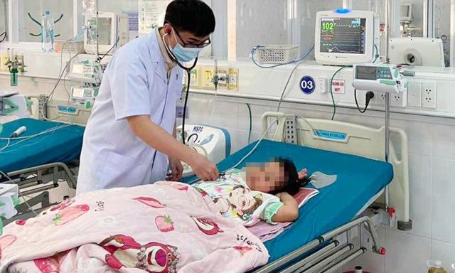 Nghịch tổ ong trong giờ ra chơi, 31 học sinh nhập viện: Ca sốc phản vệ phải lọc máu suốt 53 giờ để giành lại sự sống