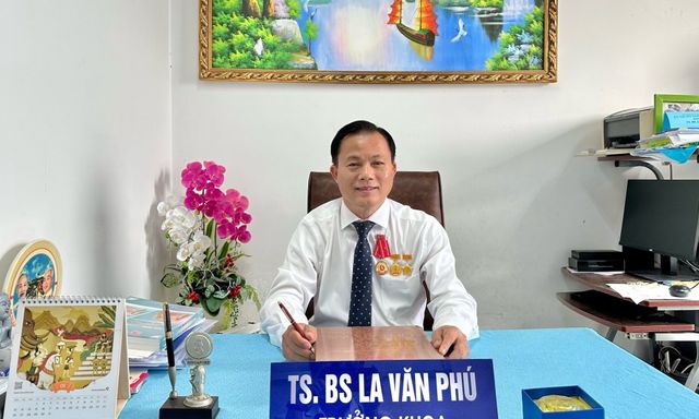 Sáng phụ hồ, tối đèn sách, 3 lần trượt đại học vươn lên thành Tiến sĩ -Thầy thuốc ưu tú: Nghịch cảnh không thể dập tắt ước mơ