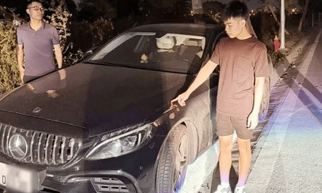 Bắt Nguyễn Văn Huynh (SN 2004) ở Hà Nội vì trộm ô tô Mercedes C200