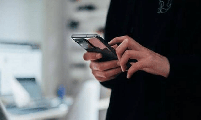 Không cuộc gọi, không thao tác, vẫn bị “bay” hơn 38 triệu vì điện thoại “đơ”: Cảnh báo chiêu lừa mới cực tinh vi mà nhiều người Việt hay chủ quan