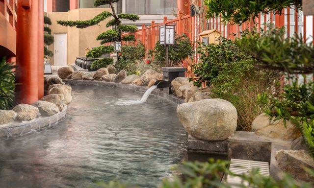 Học người Nhật, áp dụng một liệu pháp đặc biệt giúp giảm nguy cơ đột quỵ, nhồi máu cơ tim: Tắm khoáng nóng mỗi ngày!