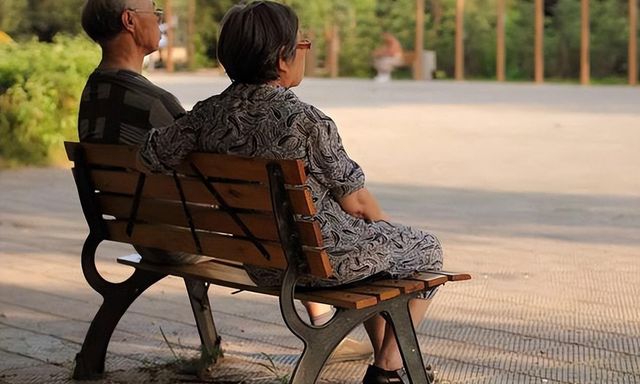 Nghiên cứu 60.000 người, phát hiện công thức trường thọ: Kết hợp đúng 3 yếu tố, có thể sống lâu thêm ít nhất 9 năm