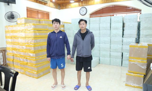 Đột kích nhà kho bí mật, bắt 