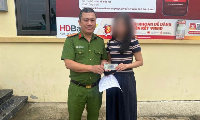 Người quen liên tục nhờ chuyển tiền qua HD Bank, VP Bank, cô gái sinh năm 2000 lập tức báo Công an, 