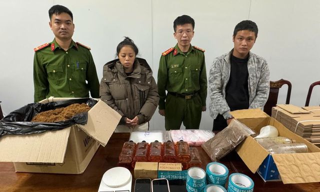 Bắt cặp vợ chồng 'hờ' cùng sản xuất, mua bán ma túy