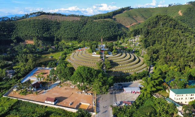 Hà Tĩnh: An táng 9 hài cốt liệt sĩ hy sinh trên đất bạn Lào