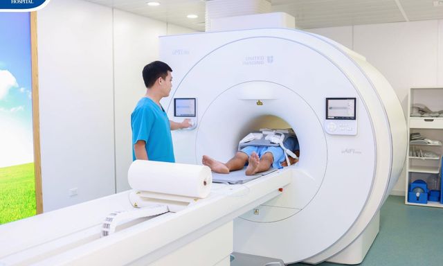 Bước ngoặt y tế tại Hà Tĩnh: BVĐK TTH Hà Tĩnh chính thức đưa vào vận hành hệ thống cộng hưởng từ MRI 3.0 Tesla tích hợp AI 