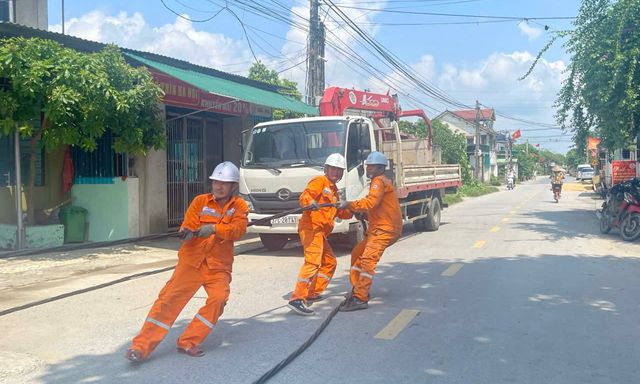 Điện lực Nghệ An cải tạo hệ thống lưới điện, nâng cao độ tin cậy cung cấp điện