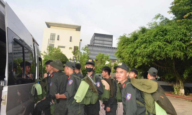 Nghệ An: Điều động 56 cán bộ, chiến sĩ Cảnh sát cơ động đến tâm lũ Mỹ Lý