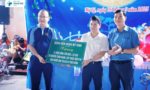 Bệnh viện Hoàn Mỹ Vinh mang trăng rằm sẻ chia, yêu thương lan tỏa tới trẻ em vùng cao Nghệ An