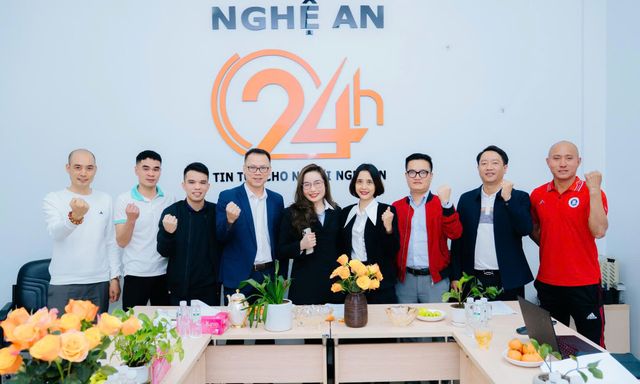 Dàn sao phủi đổ bộ 'Xuân Yêu Thương 8: Trái bóng lăn vì những phận đời gian khó