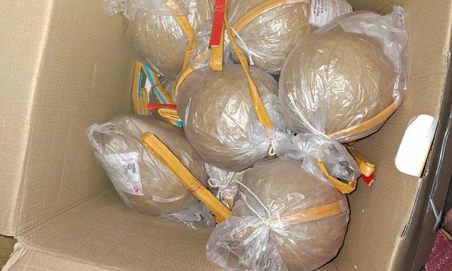 Hà Tĩnh: Phát hiện 10 quả pháo nổ tại cửa hàng tạp hóa