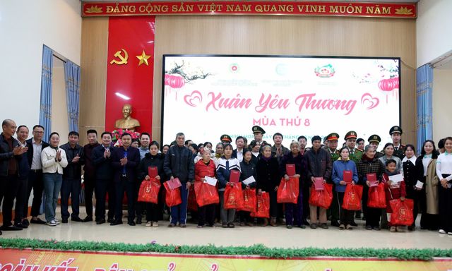 Nghệ An: Ấm áp chương trình Xuân Yêu Thương mùa thứ 8 tại xã Minh Hợp