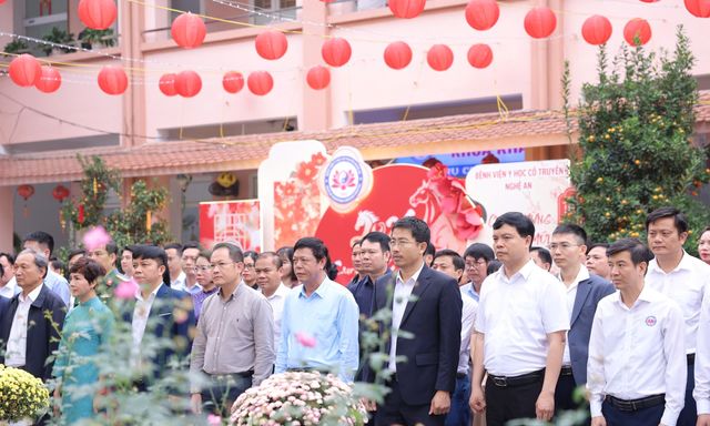 Dâng hương tưởng niệm 235 năm ngày mất đại Danh y Hải Thượng Lãn Ông Lê Hữu Trác