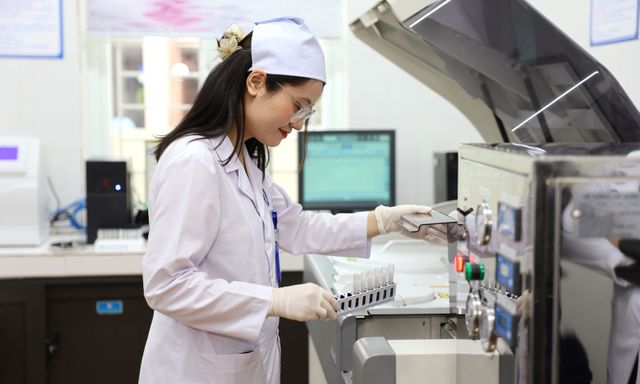 Máy xét nghiệm sinh hóa tự động AU 480 – Công nghệ hiện đại, đồng hành cùng chẩn đoán chính xác