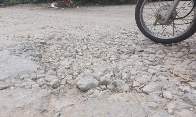 Nghệ An: Đường giữa lòng đô thị xuống cấp, bong tróc nghiêm trọng