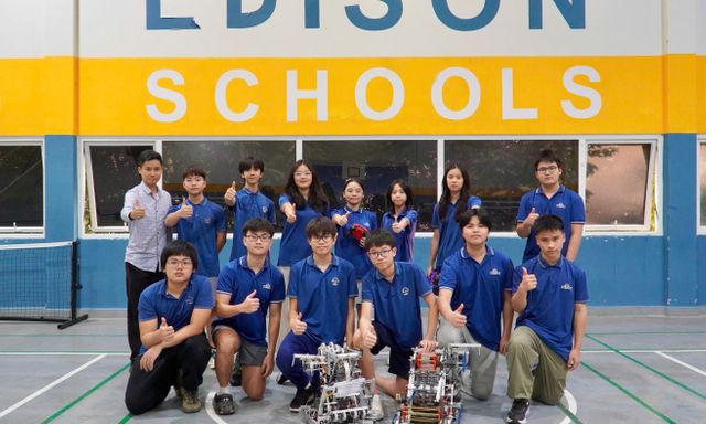 Hành trình ROBOTICS V5 VEX WORLD: Khi những mảnh ghép Robot đúc nên bản lĩnh thép của Phở và bún
