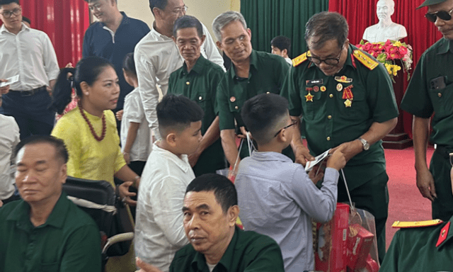 CLB Tình Người: Nối dài nét văn hóa báo ơn, báo hiếu từ những hành động tri ân