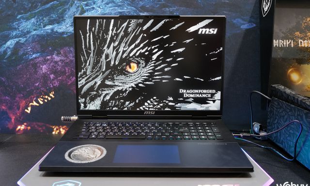 Cận cảnh “Rồng Bắc Âu” MSI Titan 18 HX Dragon Edition: Siêu laptop mạnh mẽ với Intel Core Ultra 9 285HX, Nvidia RTX 5090 và thiết kế “ngầu vô đối”