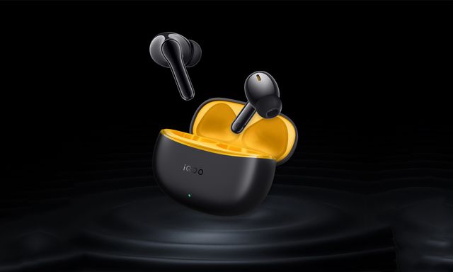 Ra mắt tai nghe giống AirPods Pro nhưng có pin 50 giờ, dùng AI để khử ồn, có Game Mode, giá chỉ 550.000 đồng