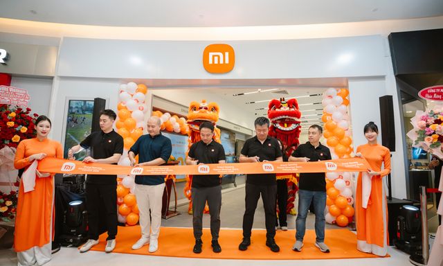 Xiaomi mở cửa hàng đầu tiên tại Việt Nam, tung loạt ưu đãi sốc dịp khai trương