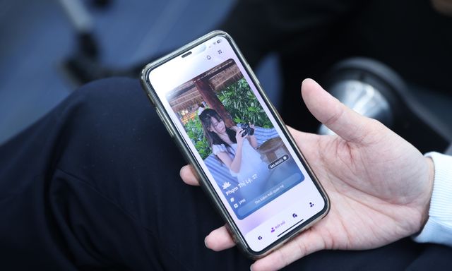 FPT tạo ứng dụng kiểu “Tinder” để se duyên nhân viên của mình với người của Vietnam Airlines