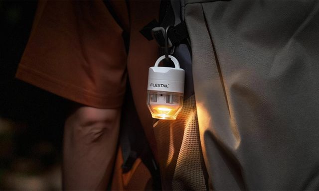 Flextail Tiny Pump 3X: Bơm điện siêu nhỏ tích hợp đèn đa năng, phụ kiện không thể thiếu cho dân dã ngoại