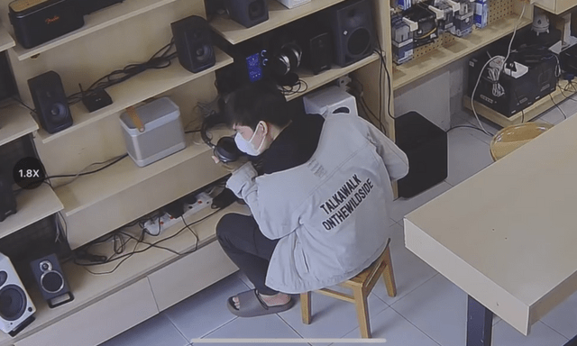 Drama gây bức xúc ngành âm thanh: Khách hàng đi thử tai nghe nhưng 