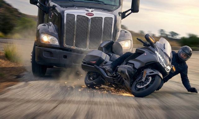 Honda gây chấn động với bằng sáng chế công nghệ tự động đánh lái giúp xe máy 