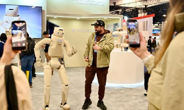 Robot hình người “đáng yêu nhất thế giới” gây chú ý tại CES 2026 với khả năng nhảy múa, chơi cờ và tương tác như con người