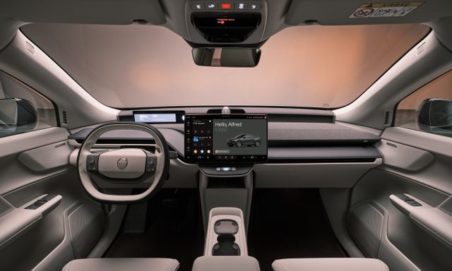 Volvo EX60 ra mắt: Xe điện tích hợp google gemini đầu tiên thế giới vận hành 810 km một lần sạc