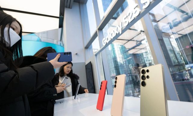 Giá smartphone trung bình đã vượt mốc 400 USD, người dùng chi mạnh tay hơn để mua điện thoại đời cao