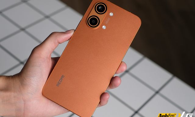 Trên tay smartphone Xiaomi pin 9.000mAh, chip Dimensity 9500s vừa về Việt Nam: Cấu hình mạnh nhưng có nhiều điểm khiến người mua không khỏi 