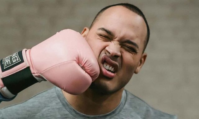 Chủ quán ramen... tự đấm vào mặt mình để chiếm đoạt 1,7 triệu yên