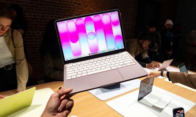 Bỏ 38 triệu mua iPhone 17 Pro Max, hay mua cả 