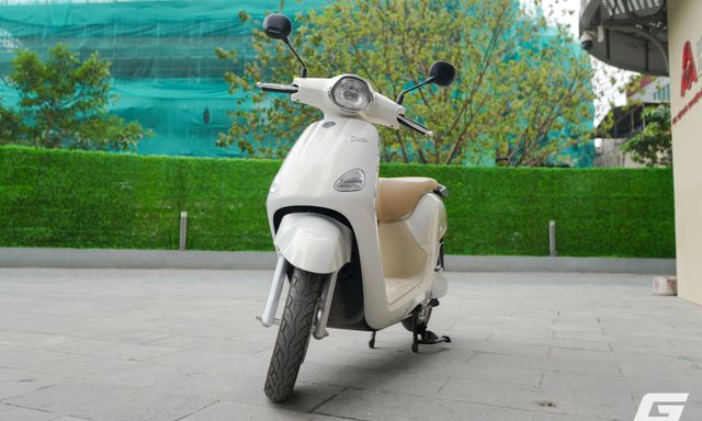 Trải nghiệm Yadea Osta H+: Xe 50cc nhưng nhiều công nghệ xịn, có màn hình chỉ đường, mở khóa từ xa, giá sale dưới 25 triệu