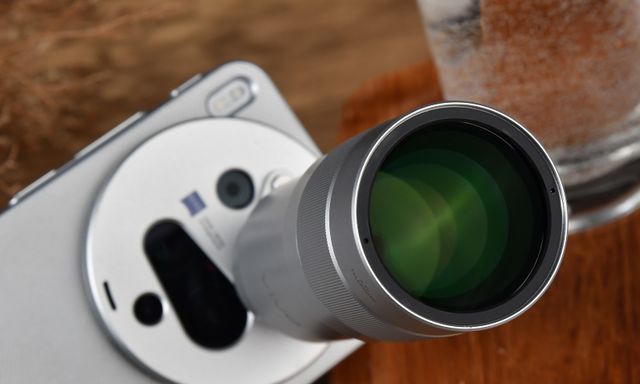 vivo X300 Ultra ra mắt: Camera kép 200 MP, ống Zeiss rời 400mm, giá từ 26,7 triệu đồng