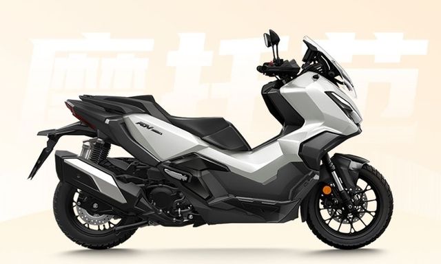 Honda Forza 350 và ADV350 nâng cấp loạt trang bị nhưng giữ nguyên giá bán khiến thị trường xe tay ga tầm trung dậy sóng