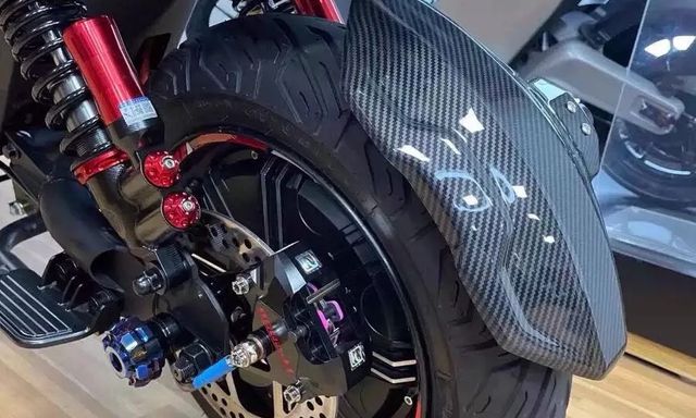 7 kiểu đồ chơi, phụ kiện đáng mua cho xe máy điện, giá chỉ từ vài chục nghìn