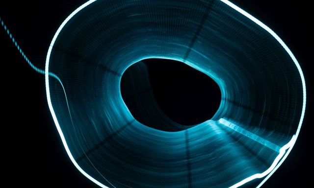 Sau nửa thế kỷ, các nhà khoa học đã tìm ra thứ có thể di chuyển nhanh hơn ánh sáng