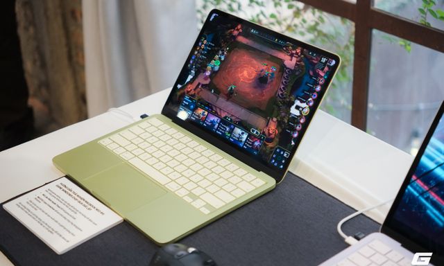 Người trẻ trải nghiệm MacBook Neo: Không phải quá 