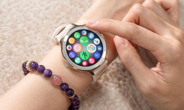 OPPO ra mắt smartwatch phủ vàng 18K cho người dùng nữ, giá từ 7 triệu đồng