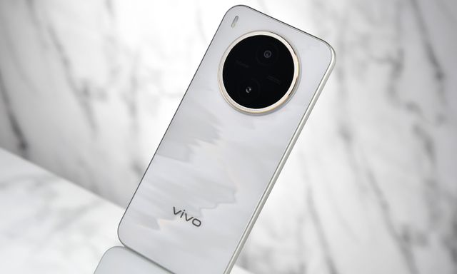 Lại có điện thoại pin 10.200mAh