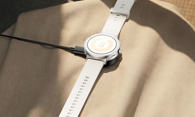 Realme ra mắt Watch S5: Thiết kế khung phẳng lạ mắt, pin tới 16 ngày, Google Gemini có nút bấm riêng, giá ~2.2 triệu