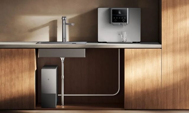 Xiaomi bán máy nước nóng kiêm làm đá: Nóng nước trong 3 giây, 10 phút có đá lạnh, khử khuẩn UV, giá sale hơn 11 triệu