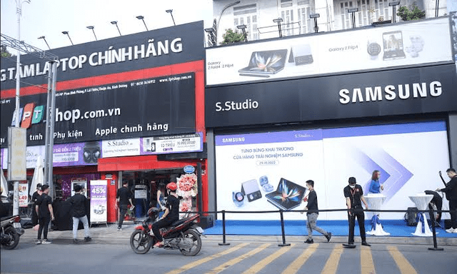 Mua điện thoại không chính hãng: Rủi ro luôn đi kèm với giá rẻ