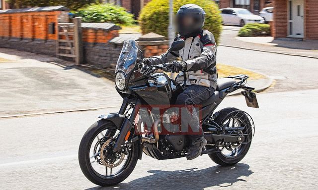 So kè Yamaha Tenere 700, vua phượt Royal Enfield Himalayan 750 lộ diện cùng hàng tá công nghệ